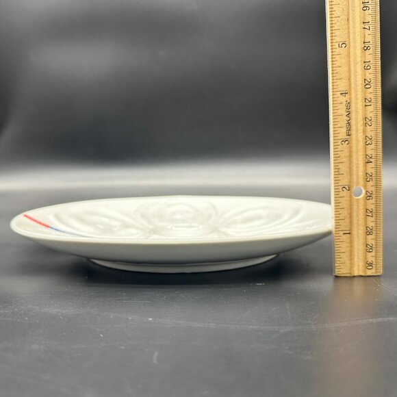 Bodum Provence White Oyster Plate Serving Dish Shell Ceramic Holds 6 Clams - Picture 8 of 8